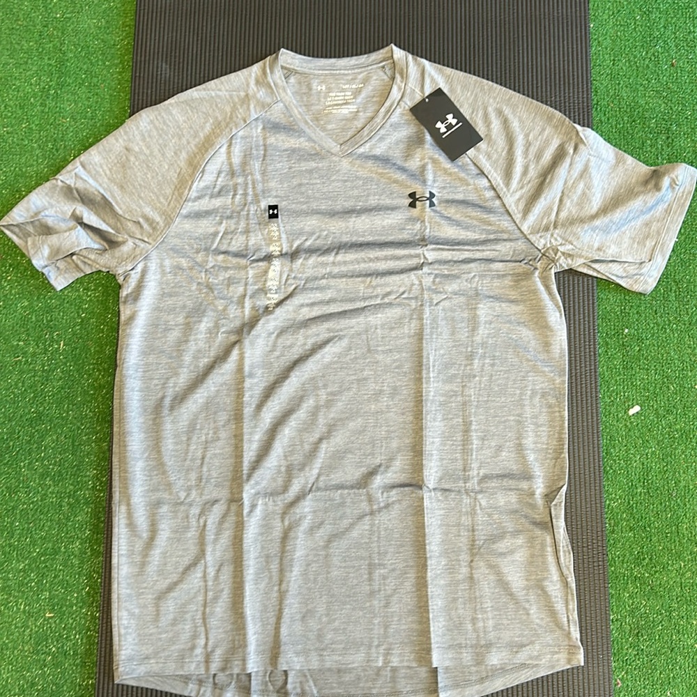 Under Armour Men’s large The Tech Tee!